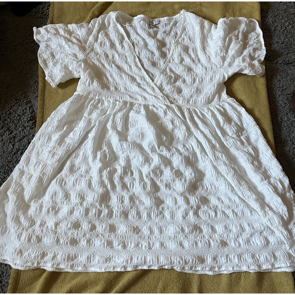 Nordstrom Rack White Textured Short Sleeve Dress Size S